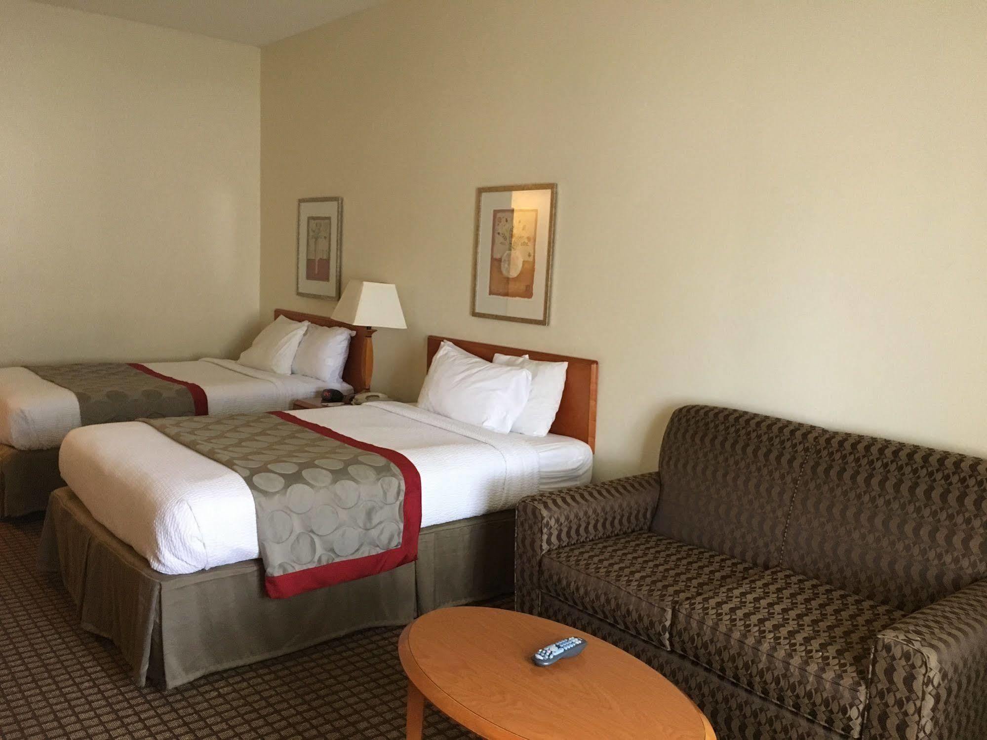 Red Roof Inn & Suites Vicksburg Exterior photo